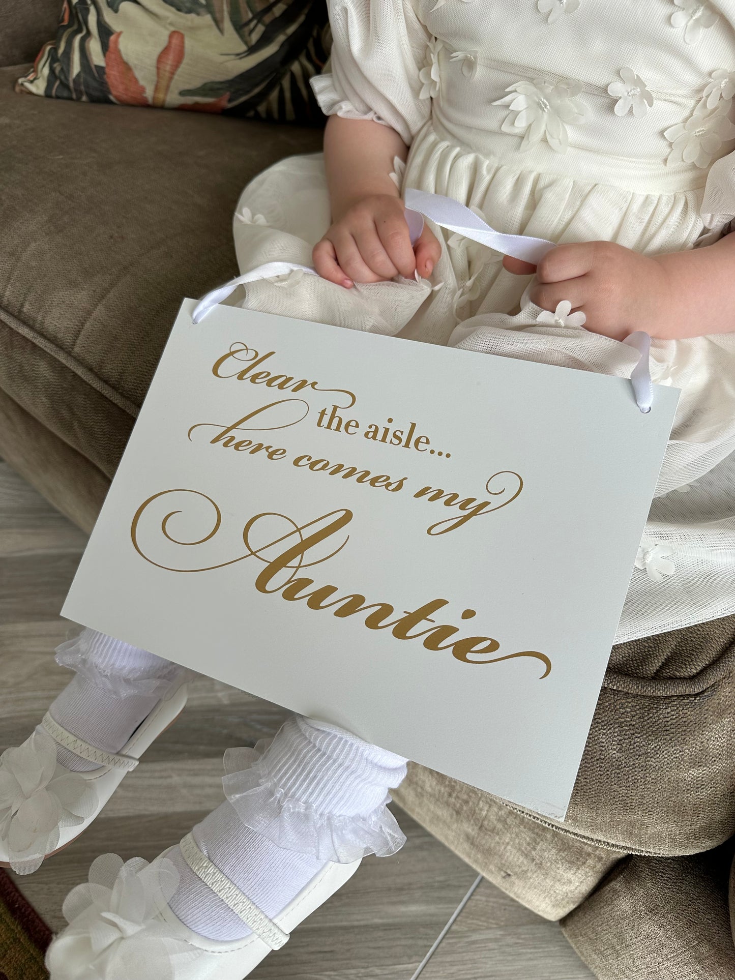 here comes my auntie wedding sign 